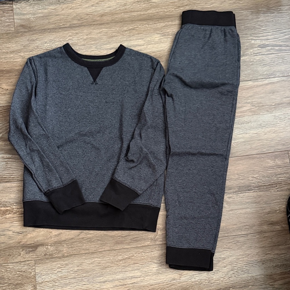 BOYS sweatsuit bundle! - Picture 2 of 2